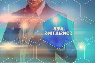 Steam游戏喜加二：《战锤40K：格雷迪厄斯–遗迹之战》《Hue》免费